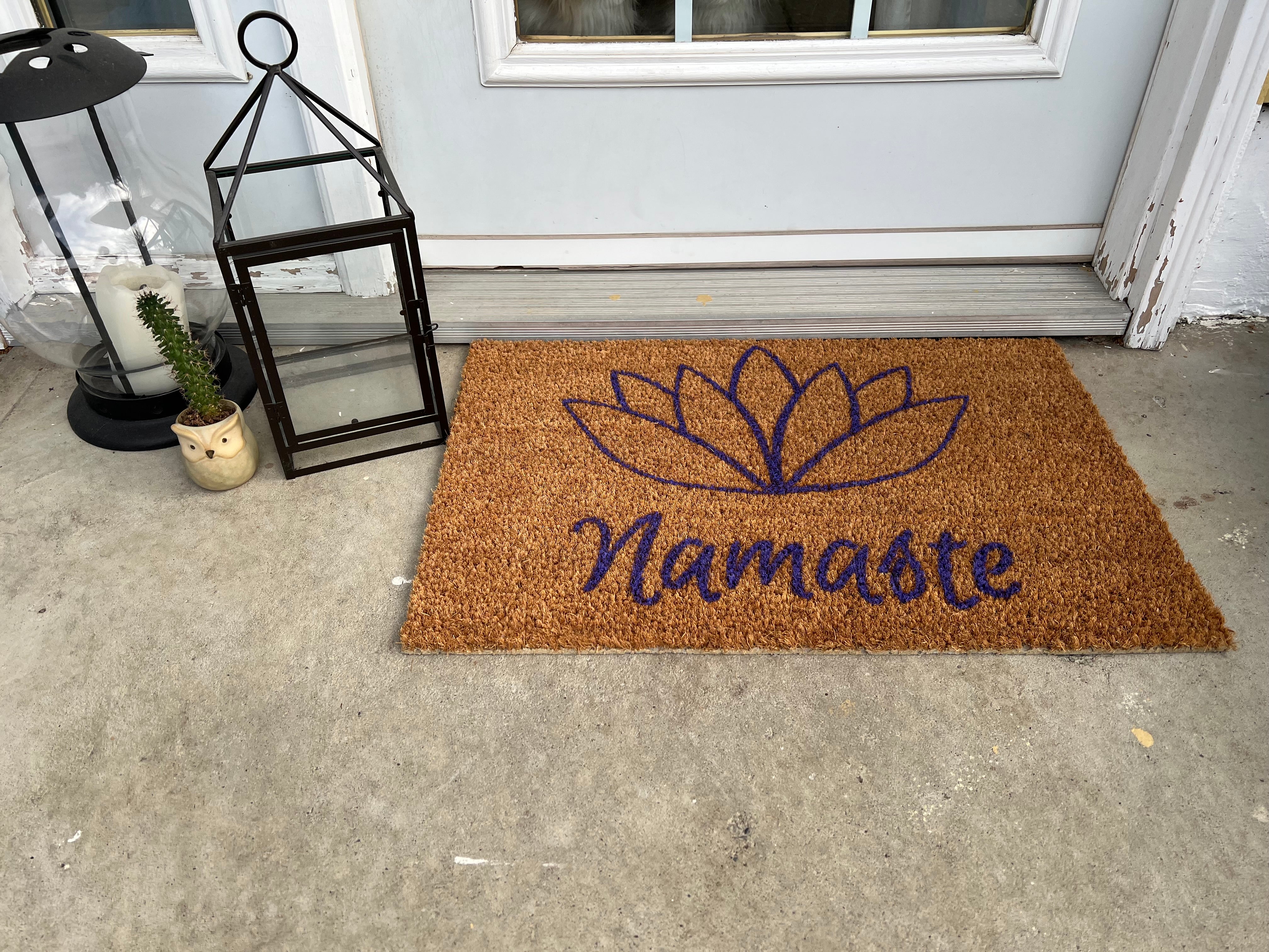 (Hindi) Namaste + Large Lotus Flower