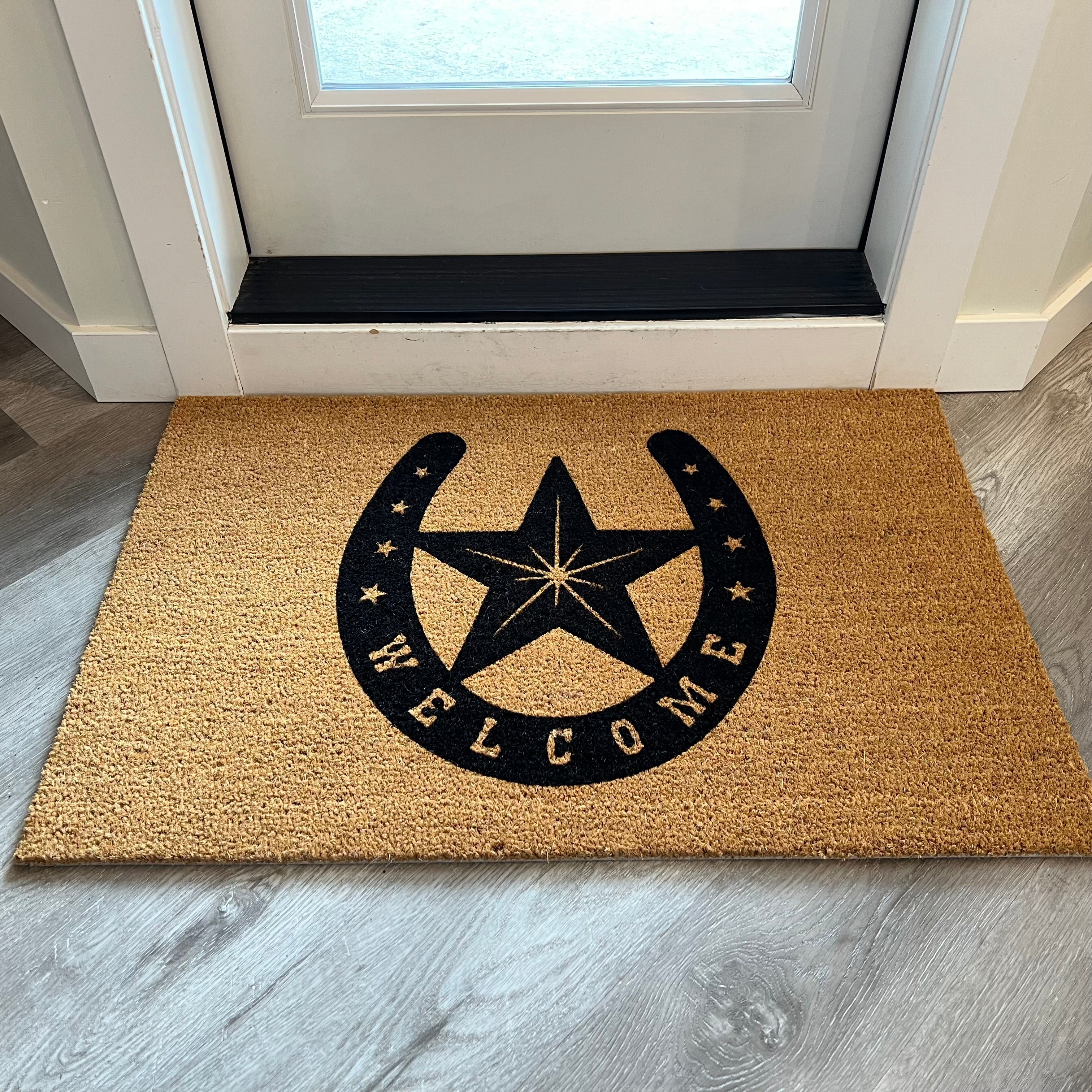 Horseshoe Welcome.